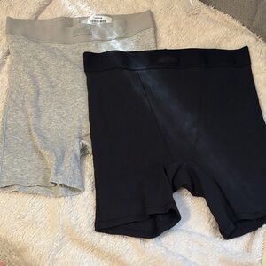 SKIMS🩶🖤 BUNDLE  Black and Gray Boxer Brief NWOT